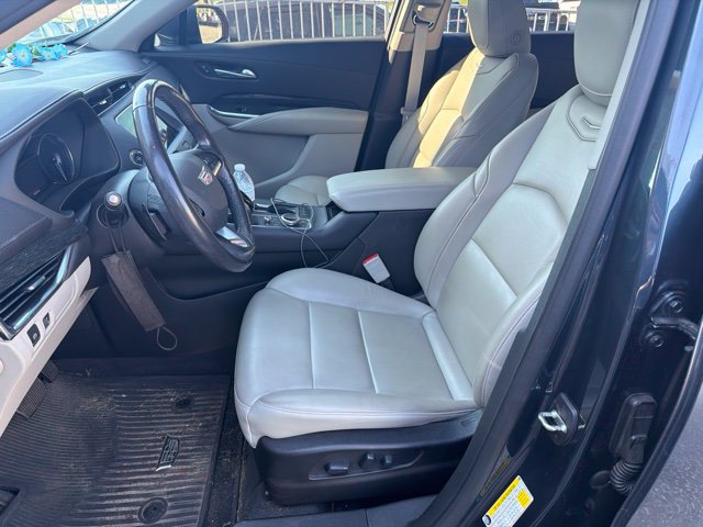 Used 2020 Cadillac XT4 Premium Luxury w/ Cold Weather Package FWD image 9