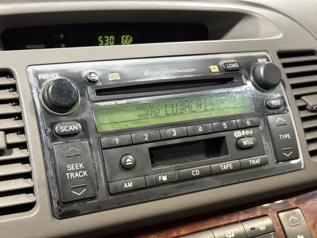 Used 2002 Toyota Camry XLE image 14