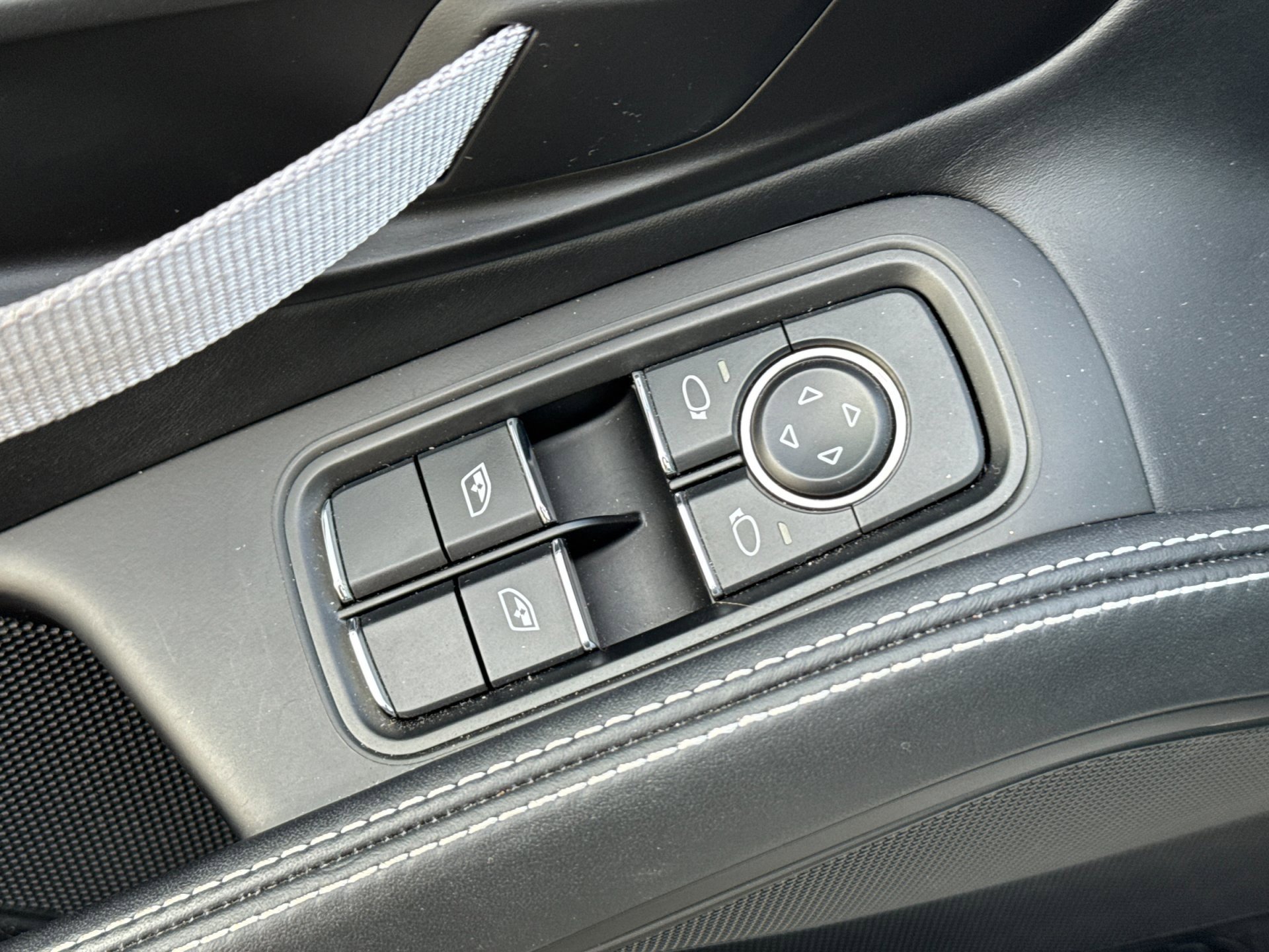 Used 2016 Porsche 911 R image 11