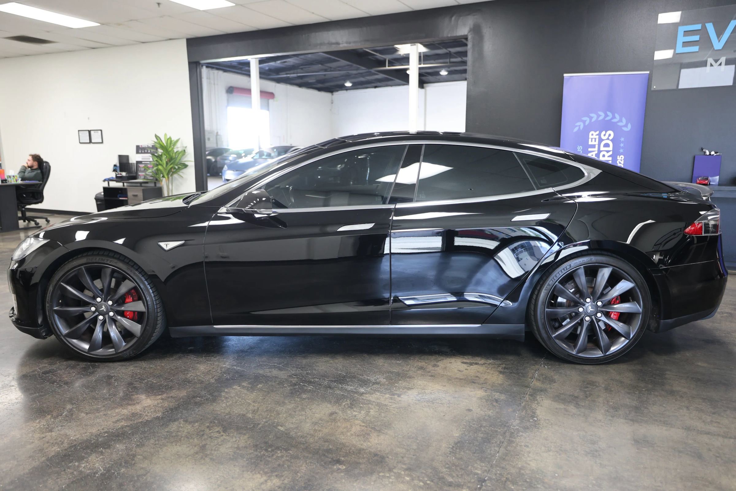 Used 2014 Tesla Model S P85 image 11