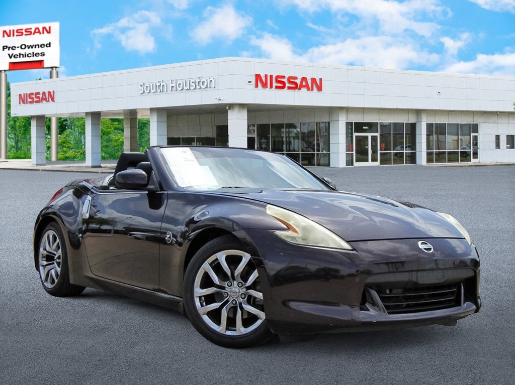 Used 2010 Nissan 370Z Touring image 1