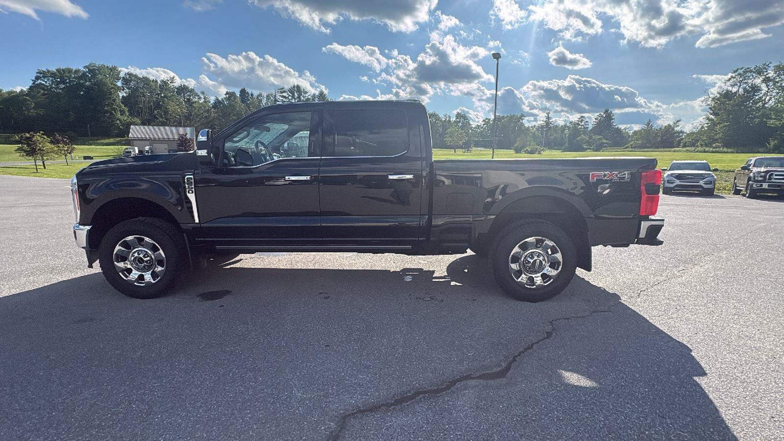 Used 2023 Ford F250 Lariat w/ Lariat Ultimate Package AWD/4WD image 7