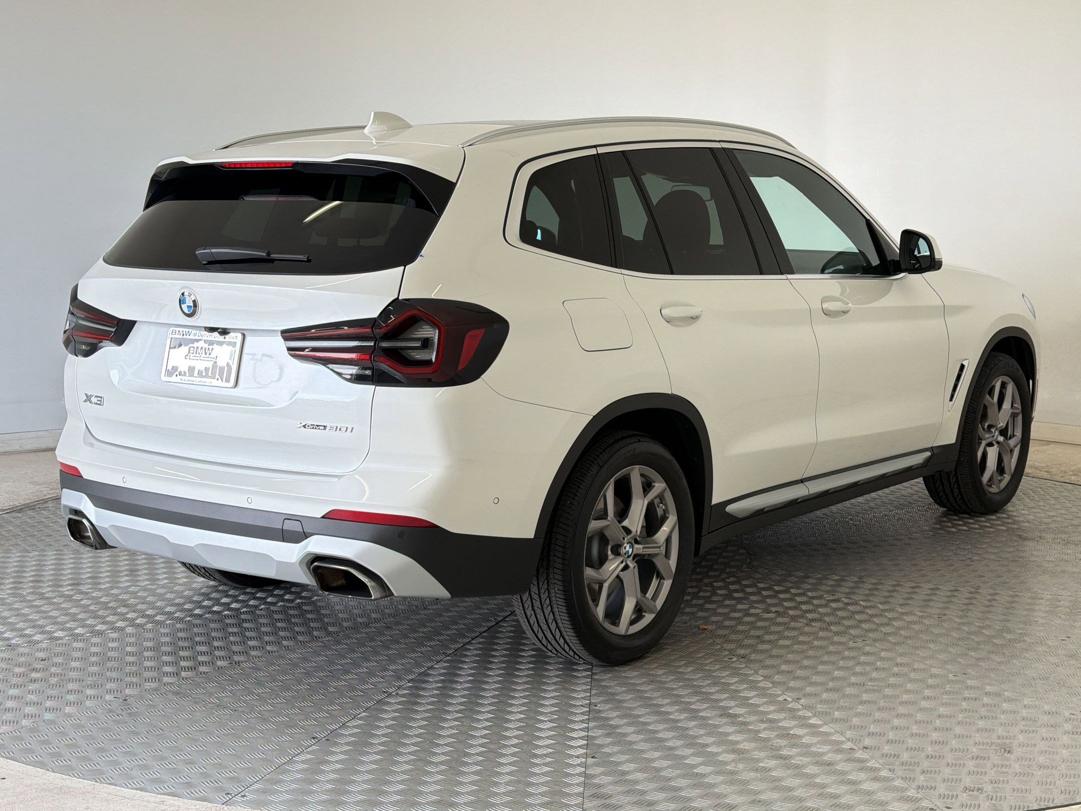 Used 2023 BMW X3 xDrive30i w/ Premium Package w/ZPA AWD/4WD image 8