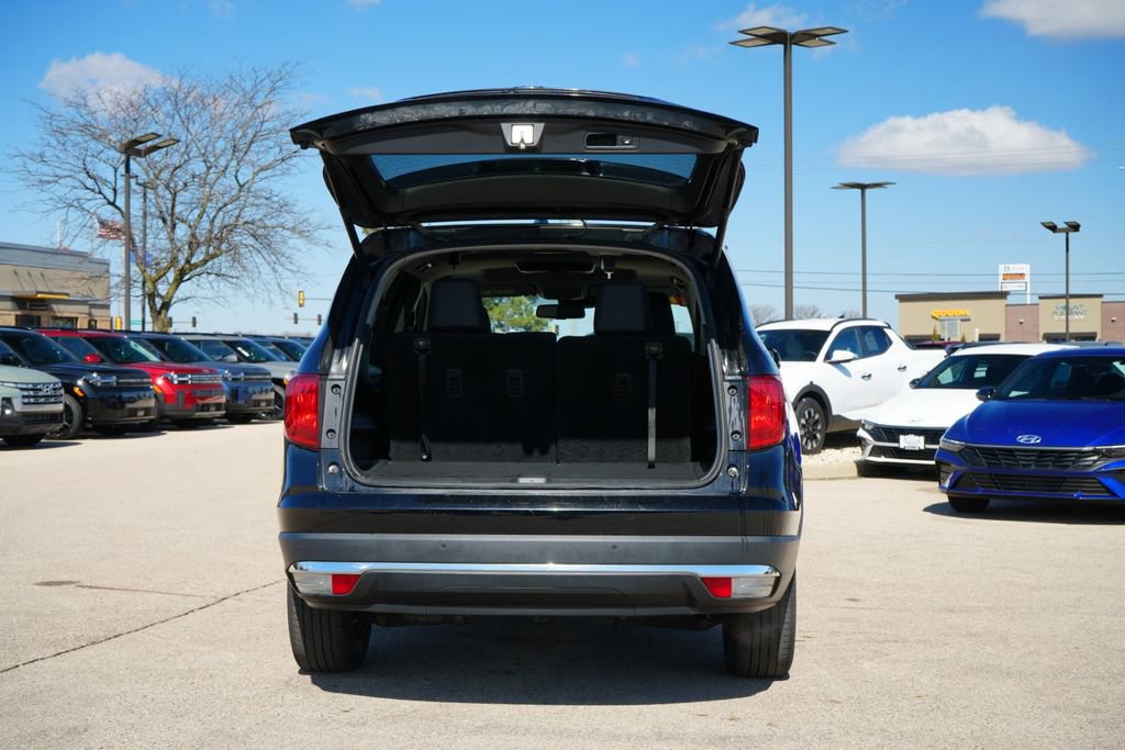 Used 2017 Honda Pilot Touring image 11