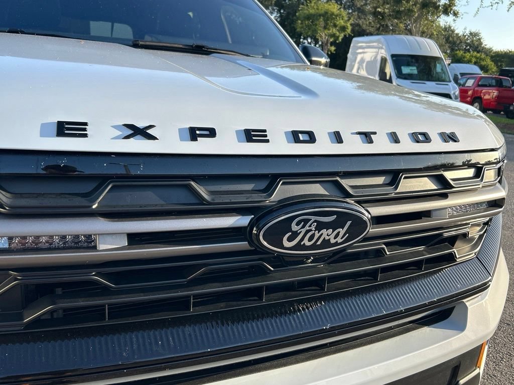 Used 2025 Ford Expedition Tremor AWD/4WD image 21