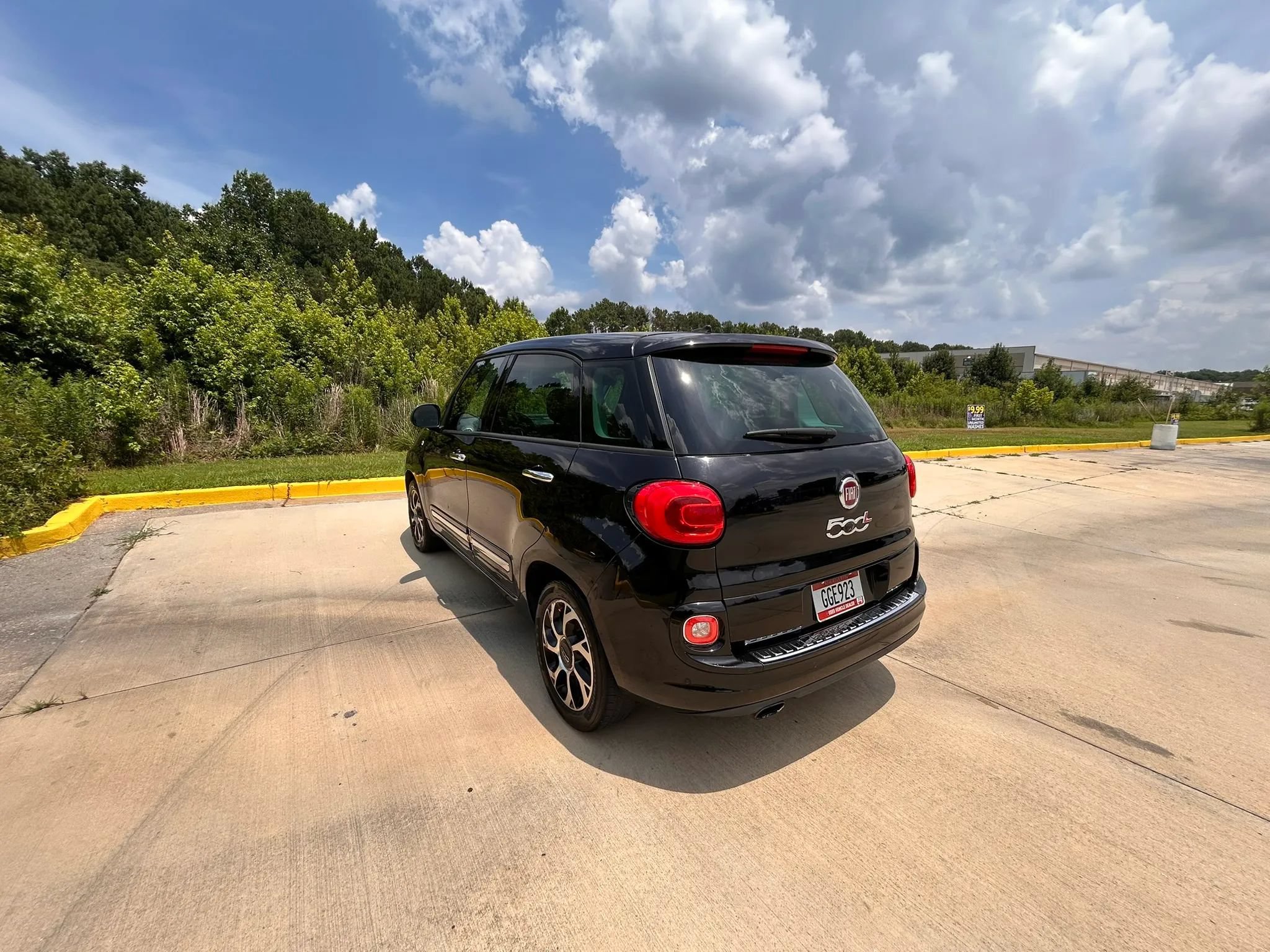 Used 2014 FIAT 500L Lounge FWD image 11