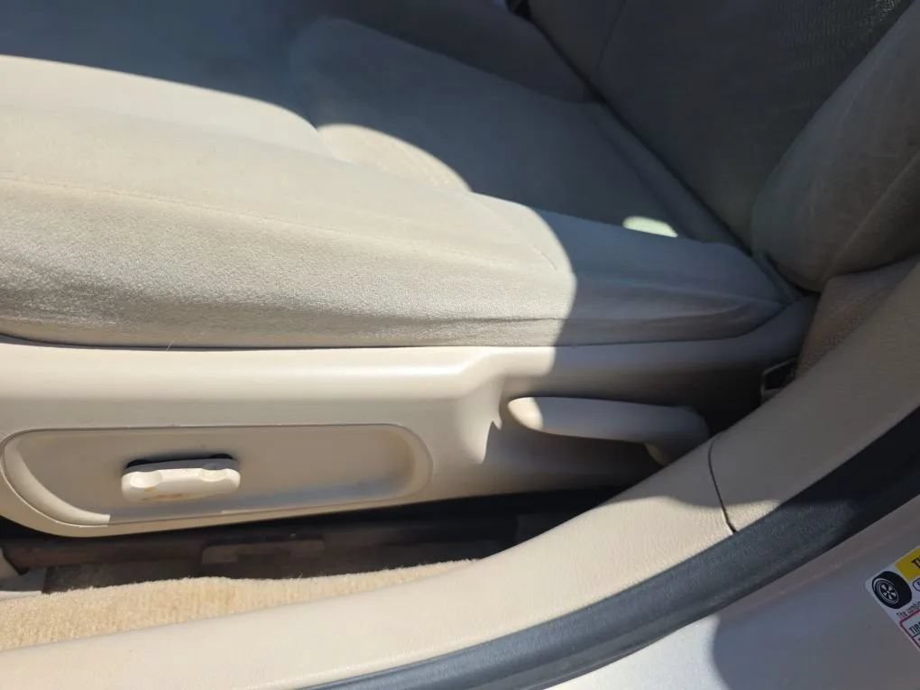 Used 2009 Buick LaCrosse CX FWD image 15