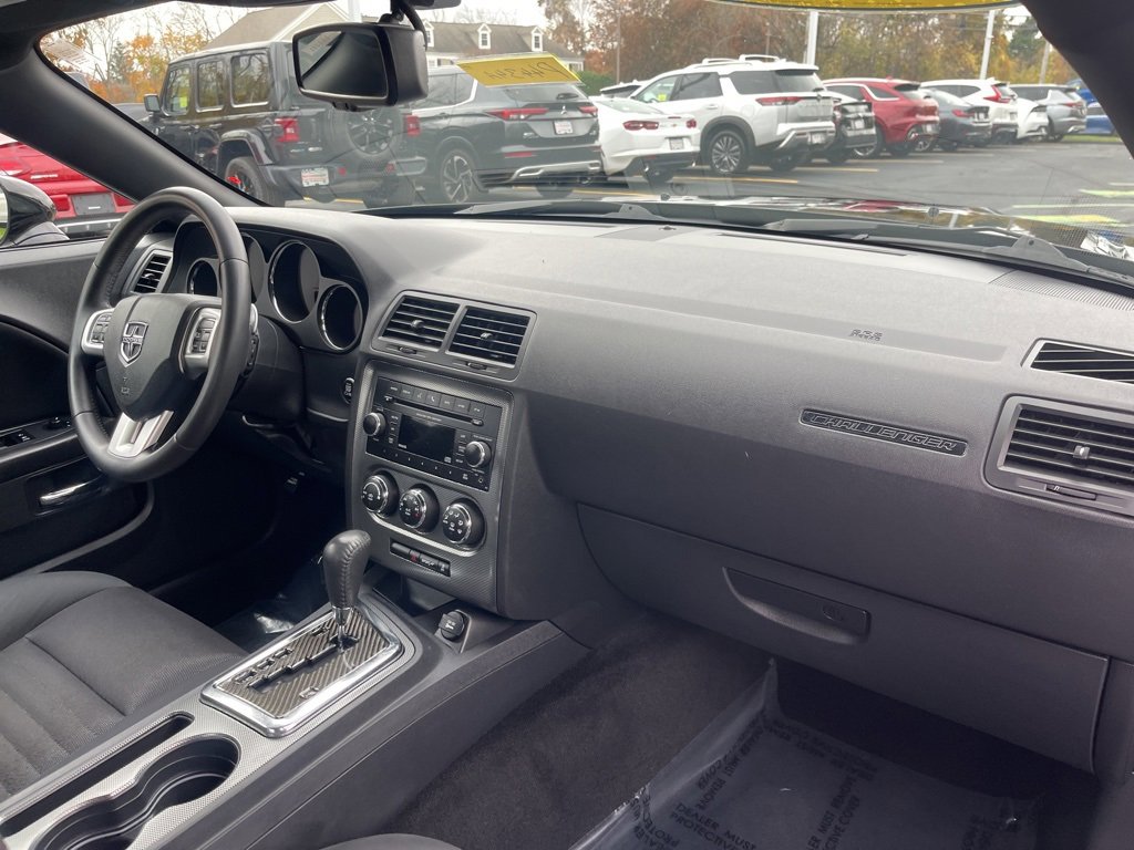 Used 2014 Dodge Challenger R/T image 11