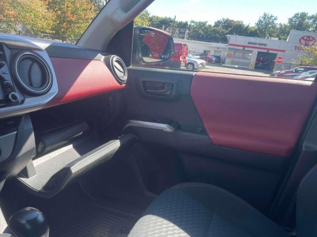 Used 2023 Toyota Tacoma SR5 AWD/4WD image 36