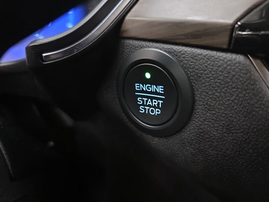 Used 2020 Ford Escape Titanium image 22