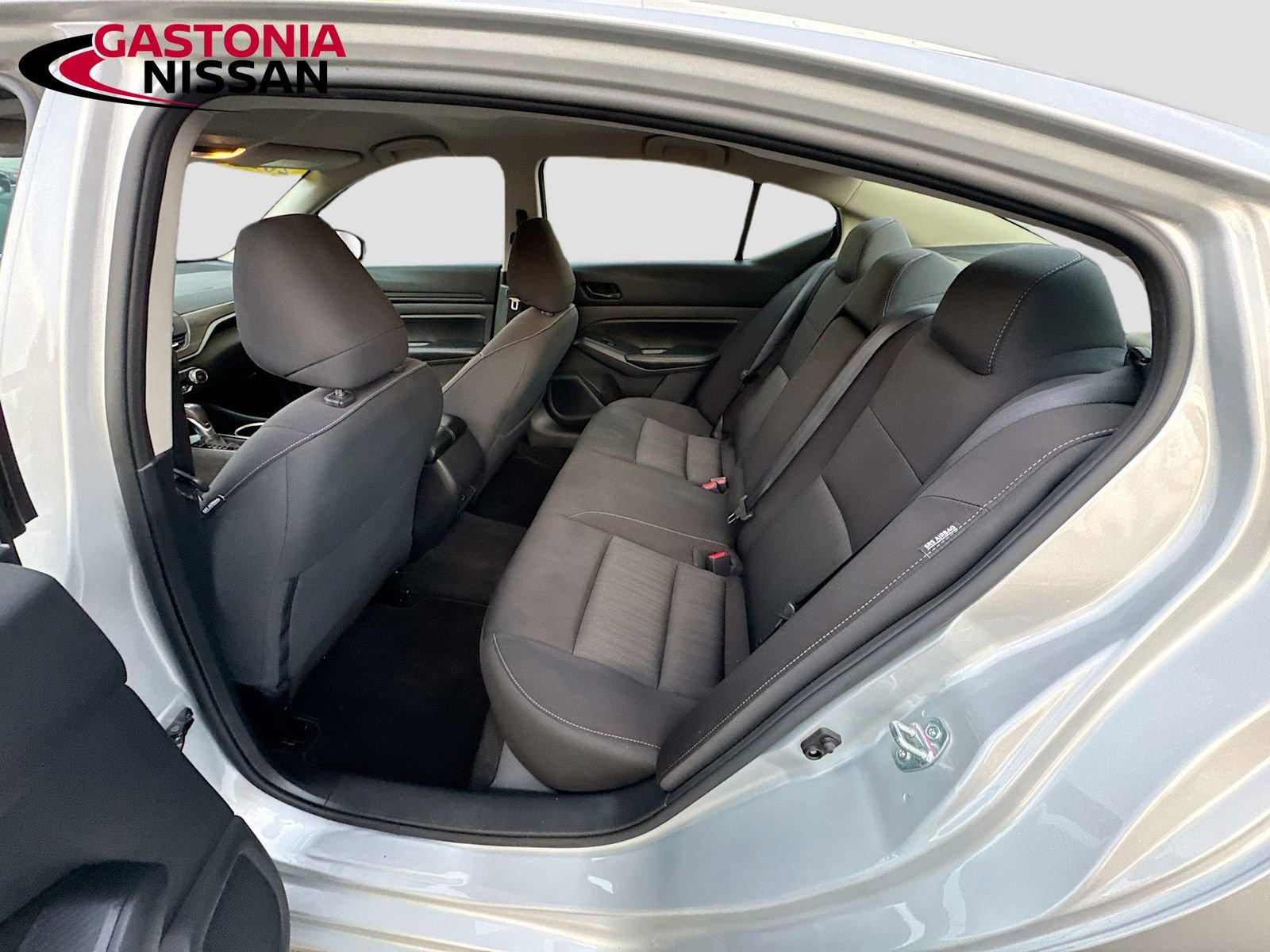 Used 2024 Nissan Altima 2.5 SV image 32