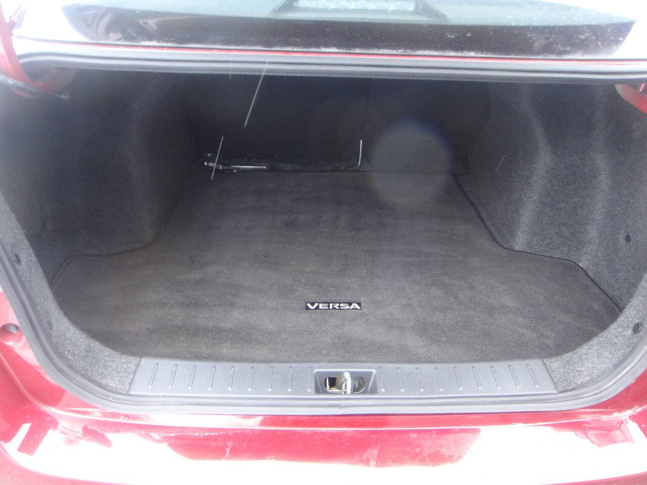 Used 2022 Nissan Versa SR w/ Convenience Package FWD image 16