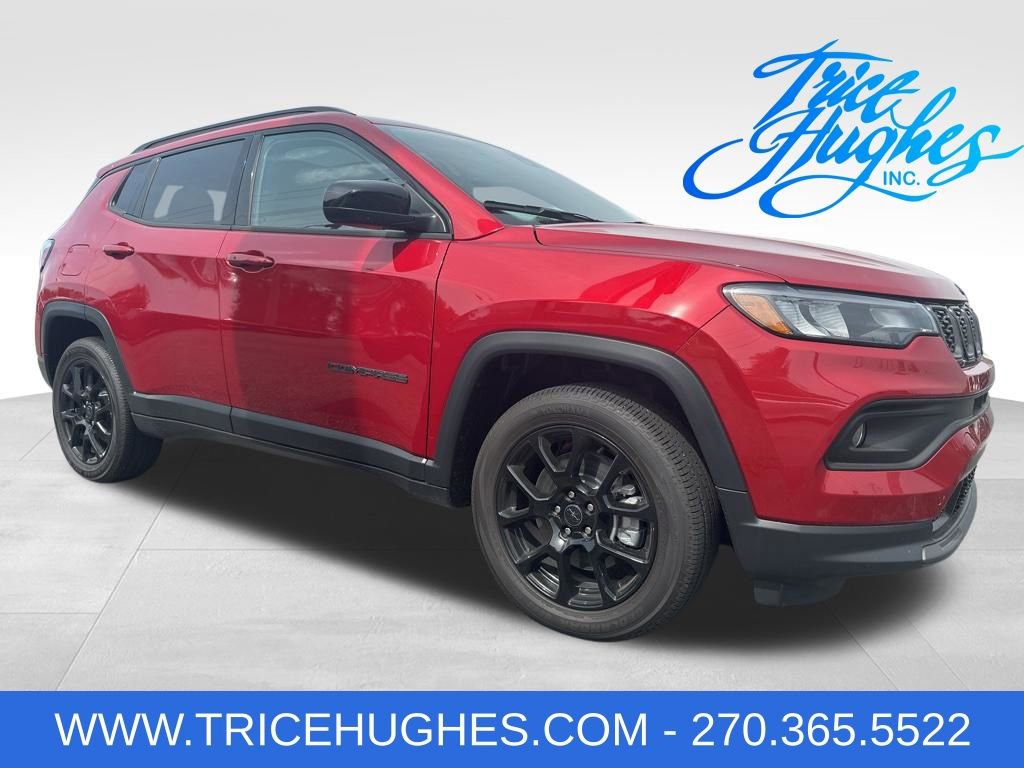 Used 2025 Jeep Compass Latitude w/ Sun & Sound Group AWD/4WD image 1