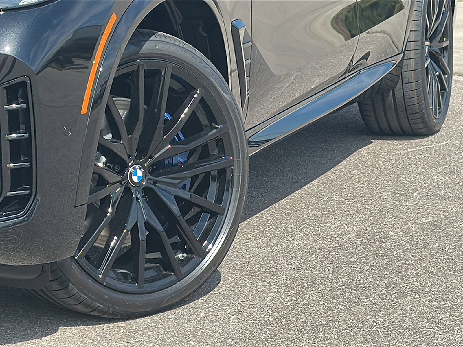 New 2026 BMW X5 M60i image 3