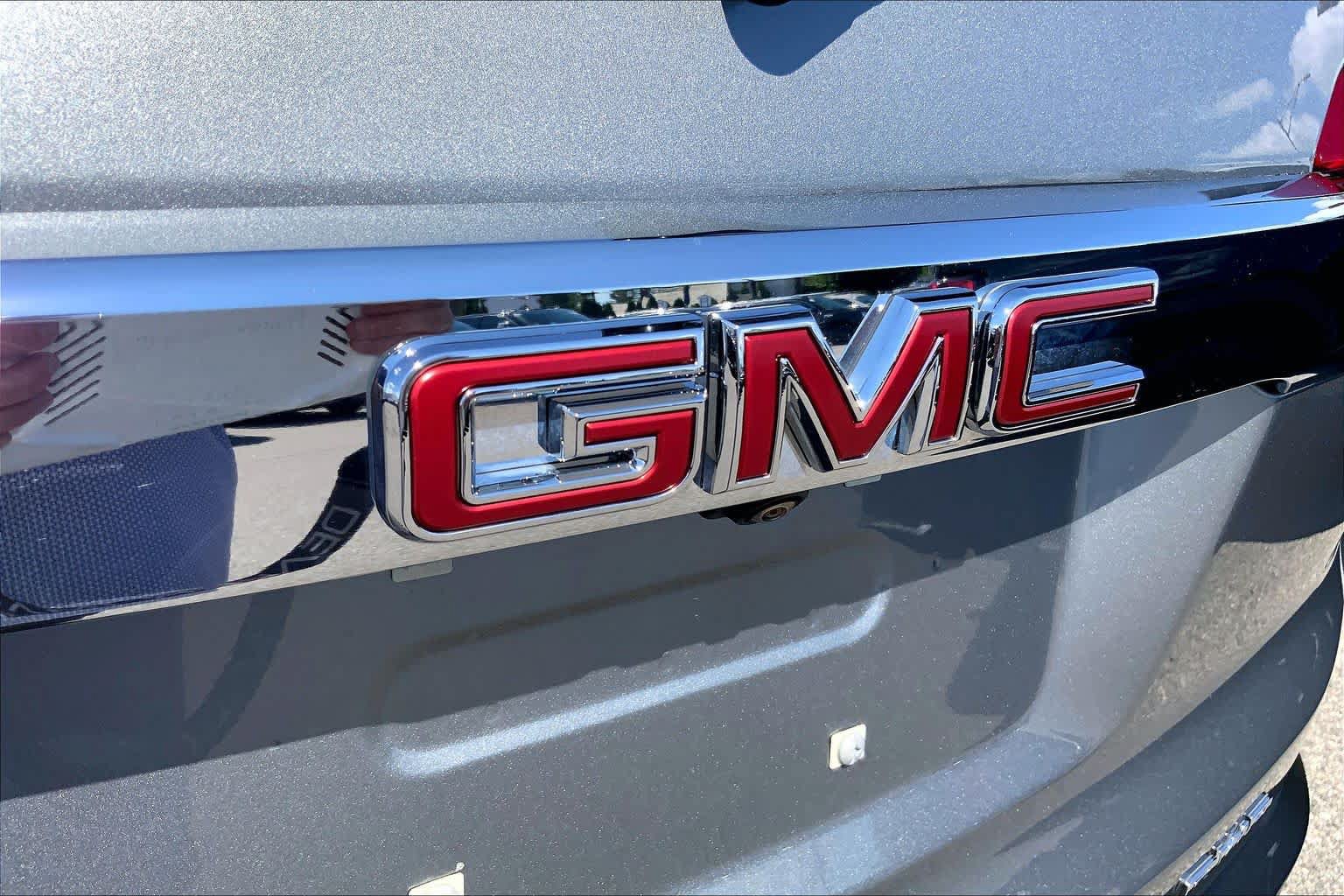 Used 2023 GMC Acadia SLT AWD/4WD image 32
