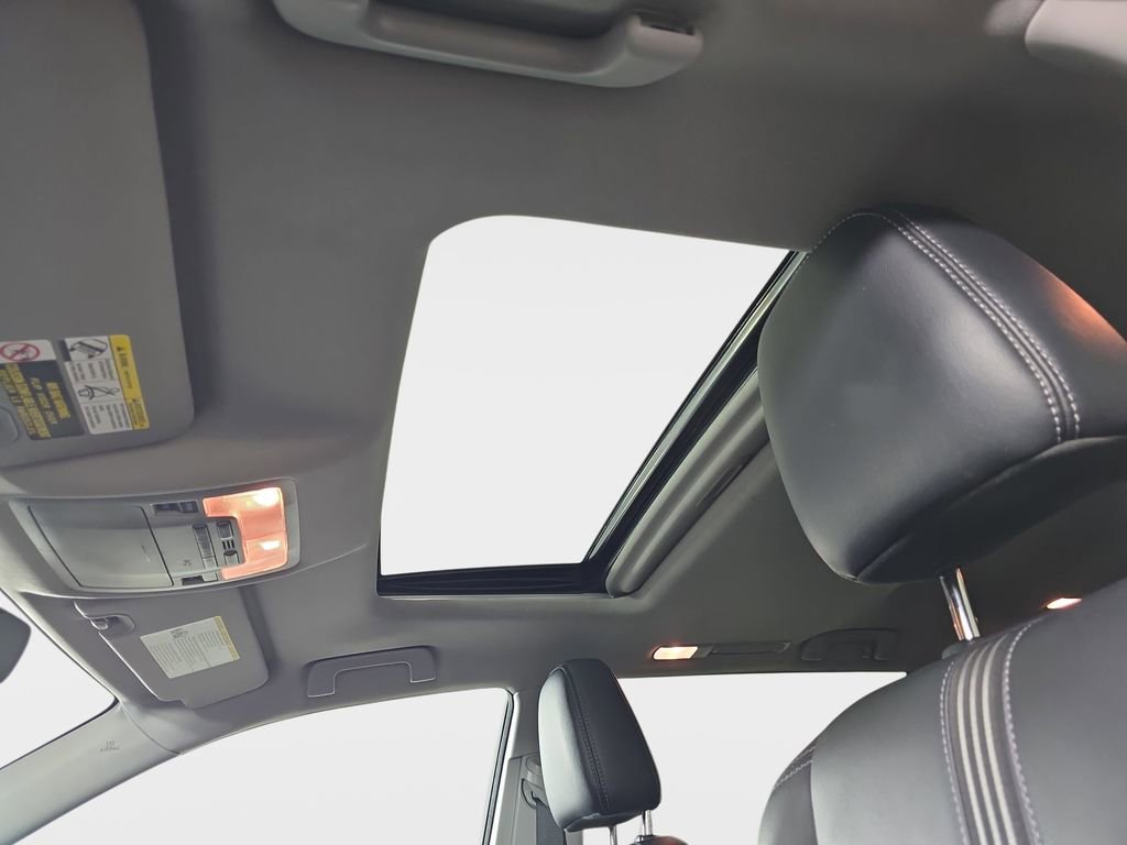 Used 2017 Toyota Highlander SE image 34