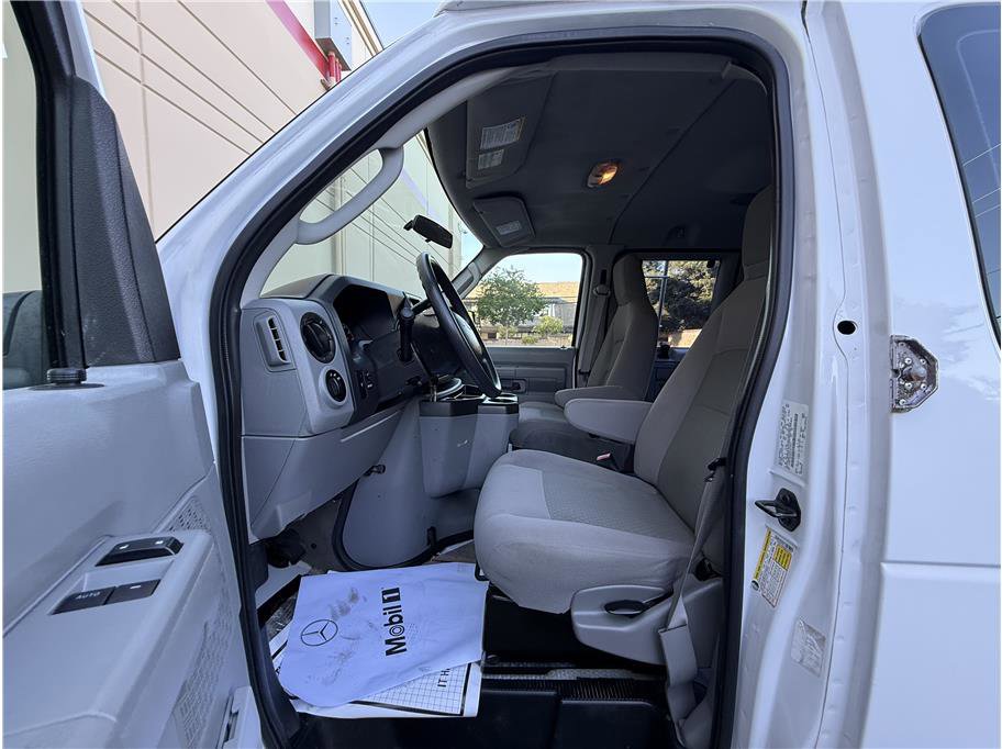 Used 2014 Ford E-150 and Econoline 150 Wagon image 41