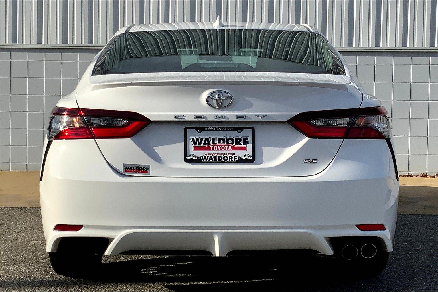 Used 2022 Toyota Camry SE FWD image 5