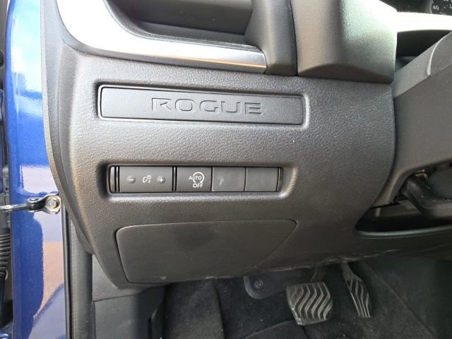 Used 2023 Nissan Rogue S image 14