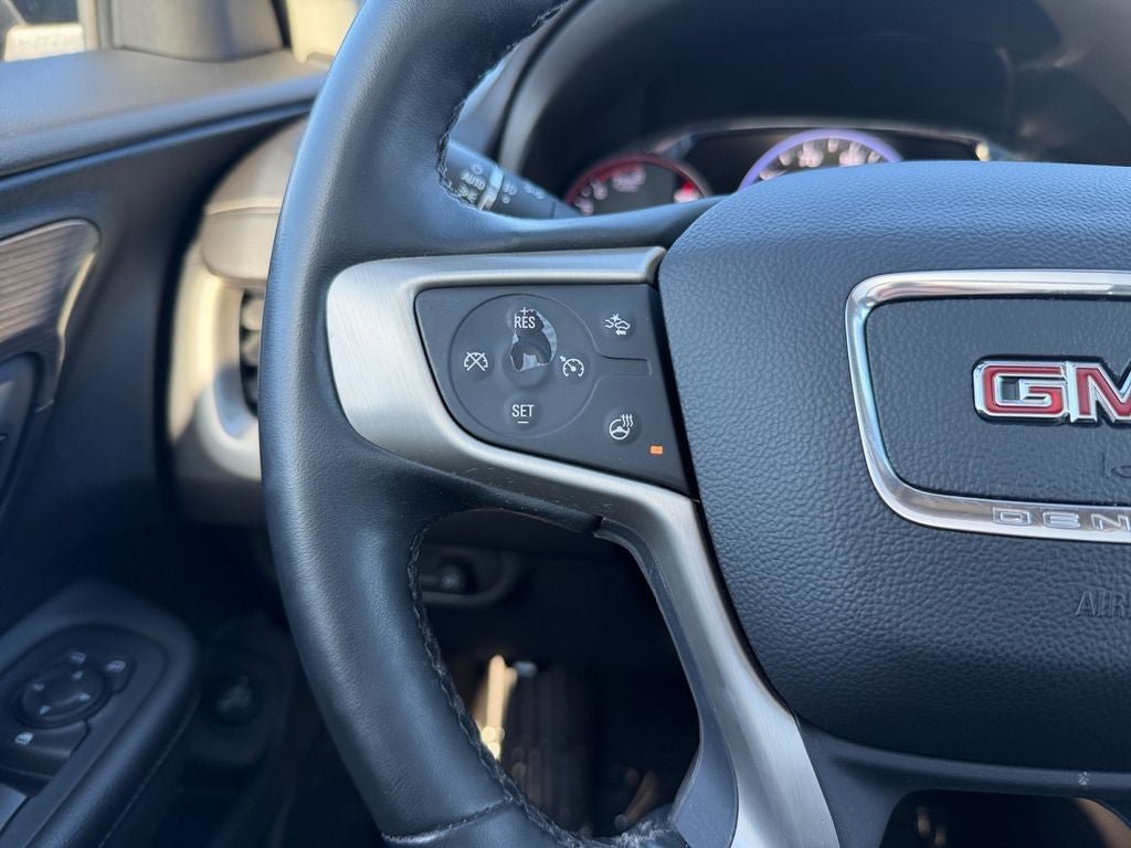 Used 2023 GMC Terrain Denali w/ Denali Premium Package AWD/4WD image 15