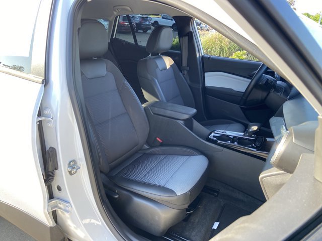 Used 2025 Chevrolet Trax LT w/ LT Convenience Package FWD image 19