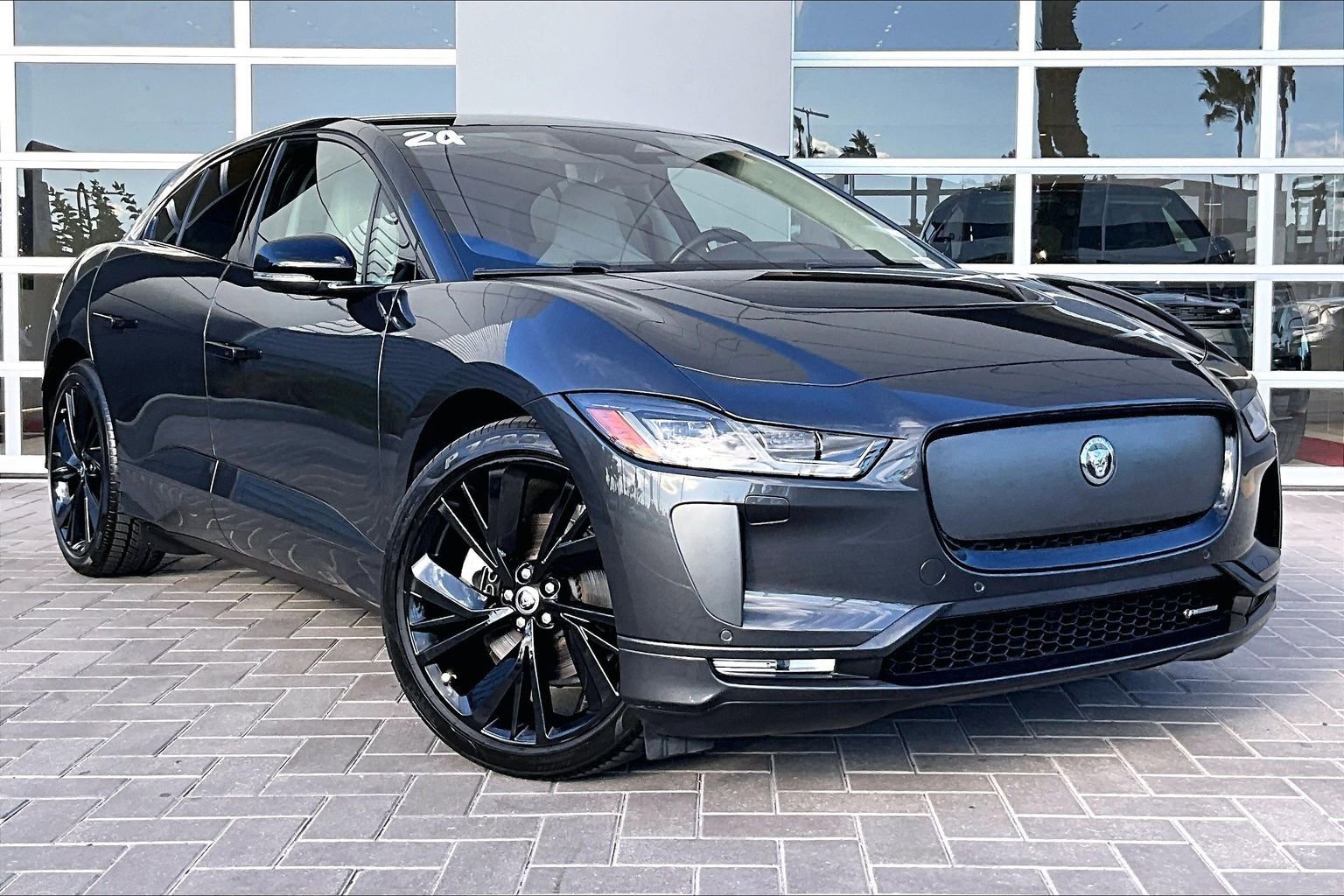 Used 2024 Jaguar I-PACE R-Dynamic HSE image 3