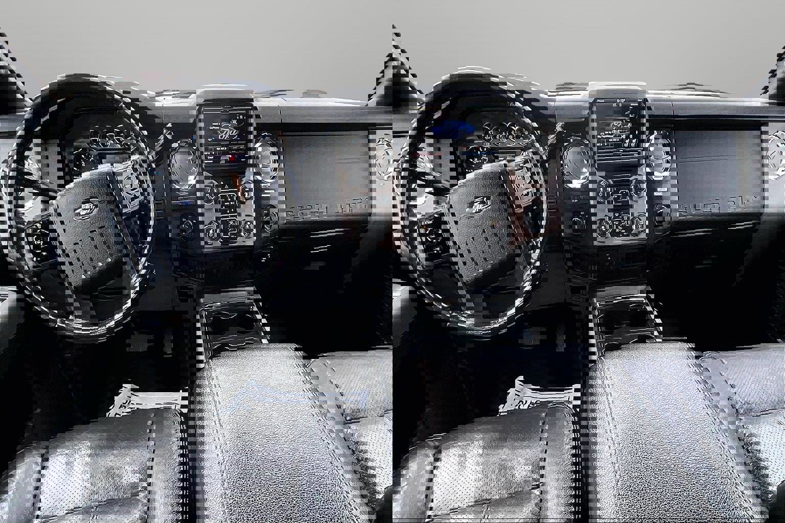 Used 2016 Ford F250 Lariat w/ Lariat Interior Package image 14