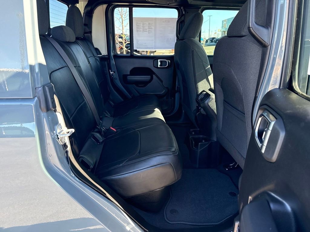 Used 2025 Jeep Gladiator Sport image 25