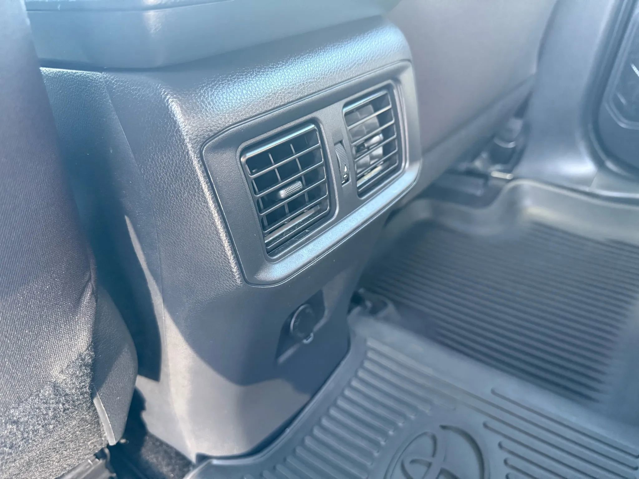 Used 2024 Toyota RAV4 LE image 24