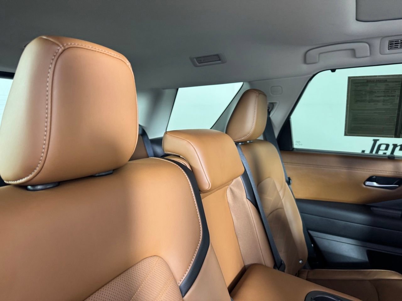 Used 2025 Nissan Pathfinder Platinum w/ Cargo Package FWD image 34