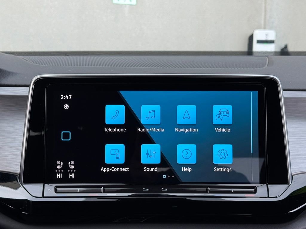 Used 2024 Volkswagen Atlas Cross Sport SE image 29