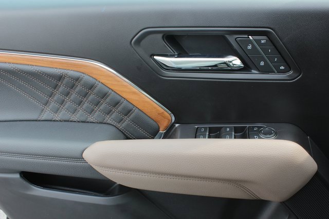 New 2026 GMC Canyon Denali w/ LPO, Denali Black Edition image 20