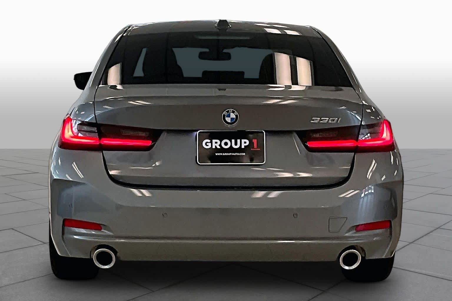 Used 2024 BMW 330i Sedan w/ Premium Package RWD image 4