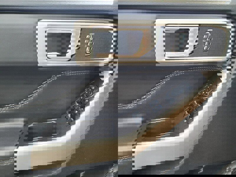 Used 2023 Ford Explorer XLT image 26