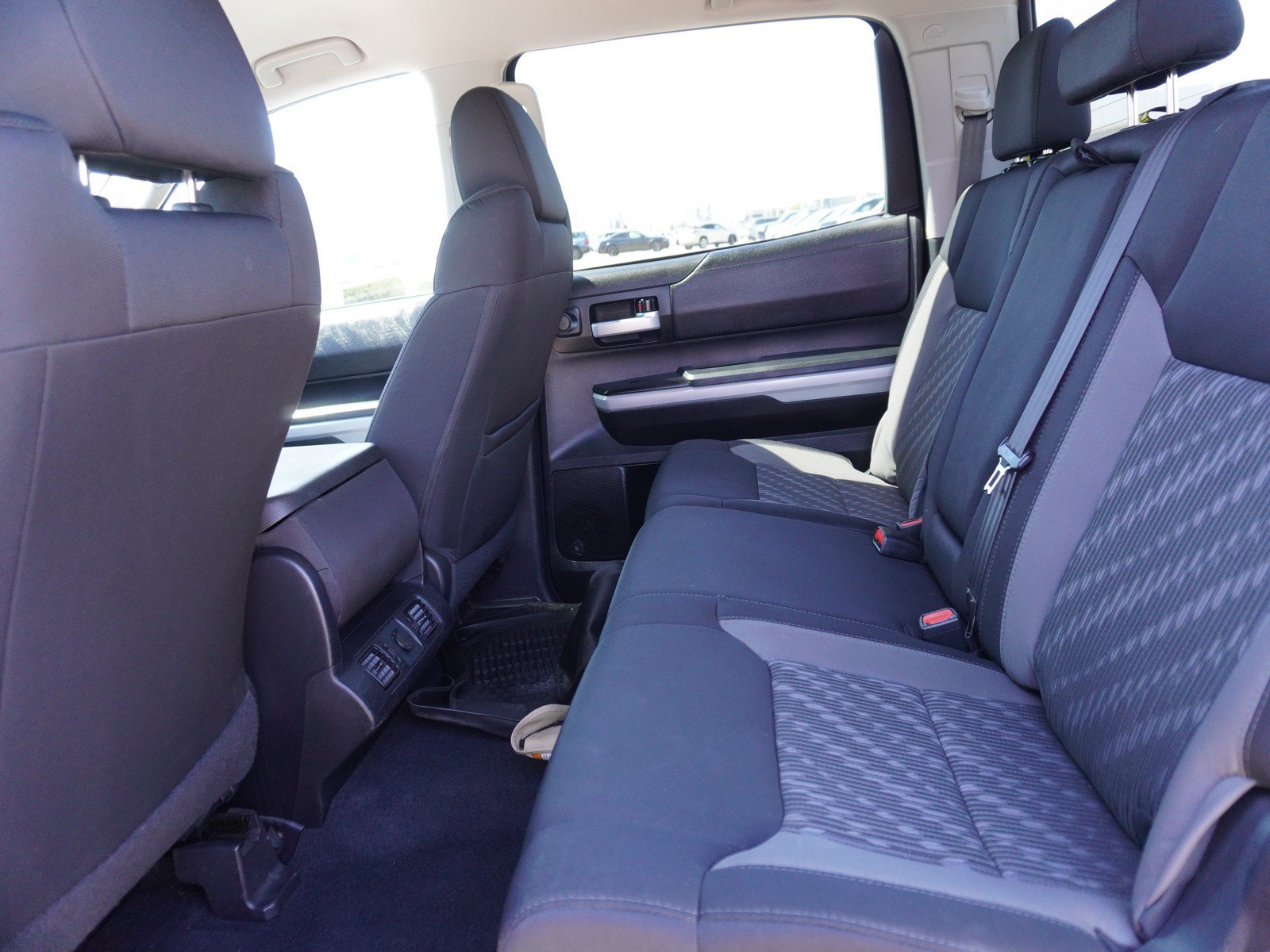 Used 2018 Toyota Tundra SR5 RWD image 13