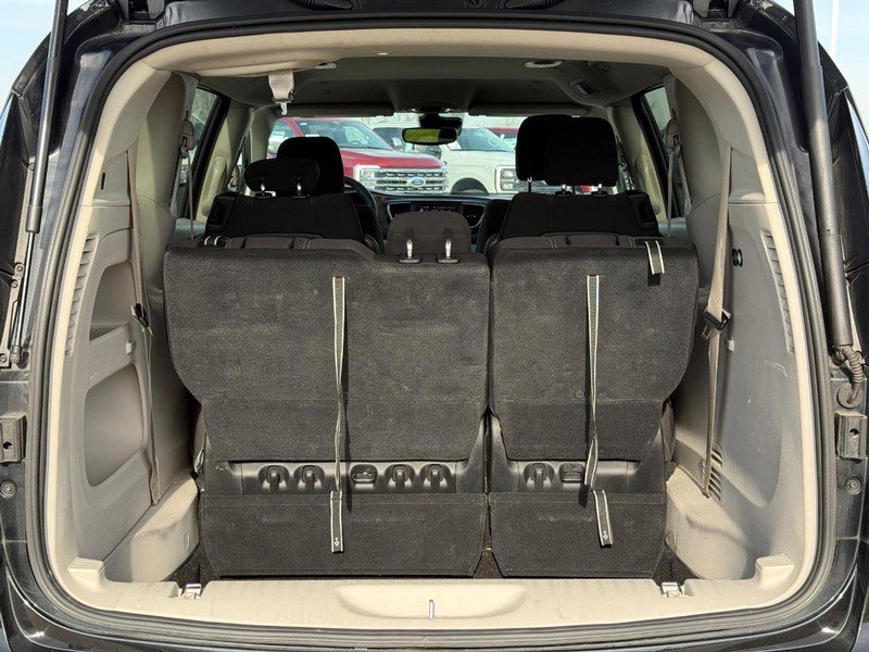 Used 2023 Chrysler Voyager LX image 6
