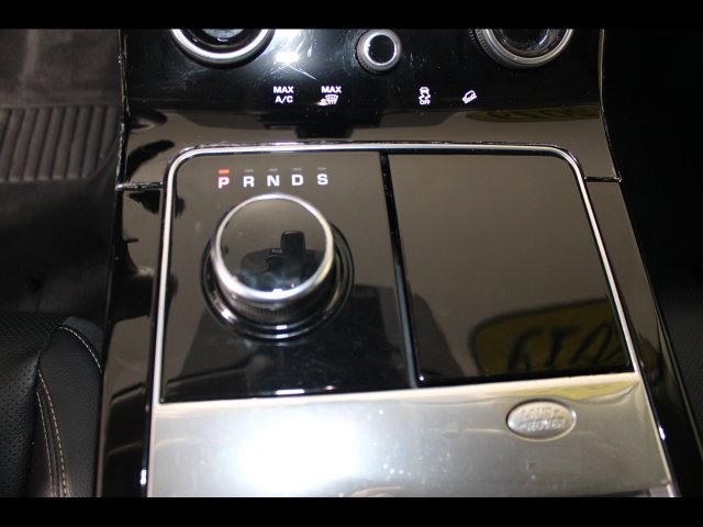 Used 2019 Land Rover Range Rover Velar S AWD/4WD image 27