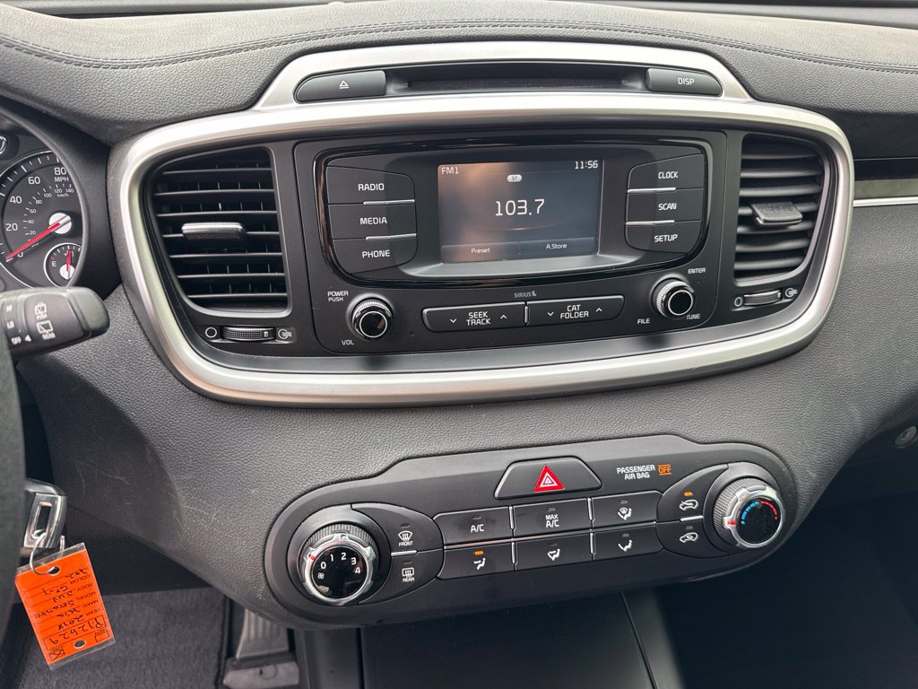 Used 2018 Kia Sorento FWD V6 image 25