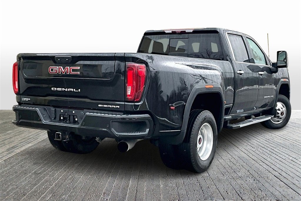 Used 2023 GMC Sierra 3500 Denali w/ Denali Ultimate Package image 9