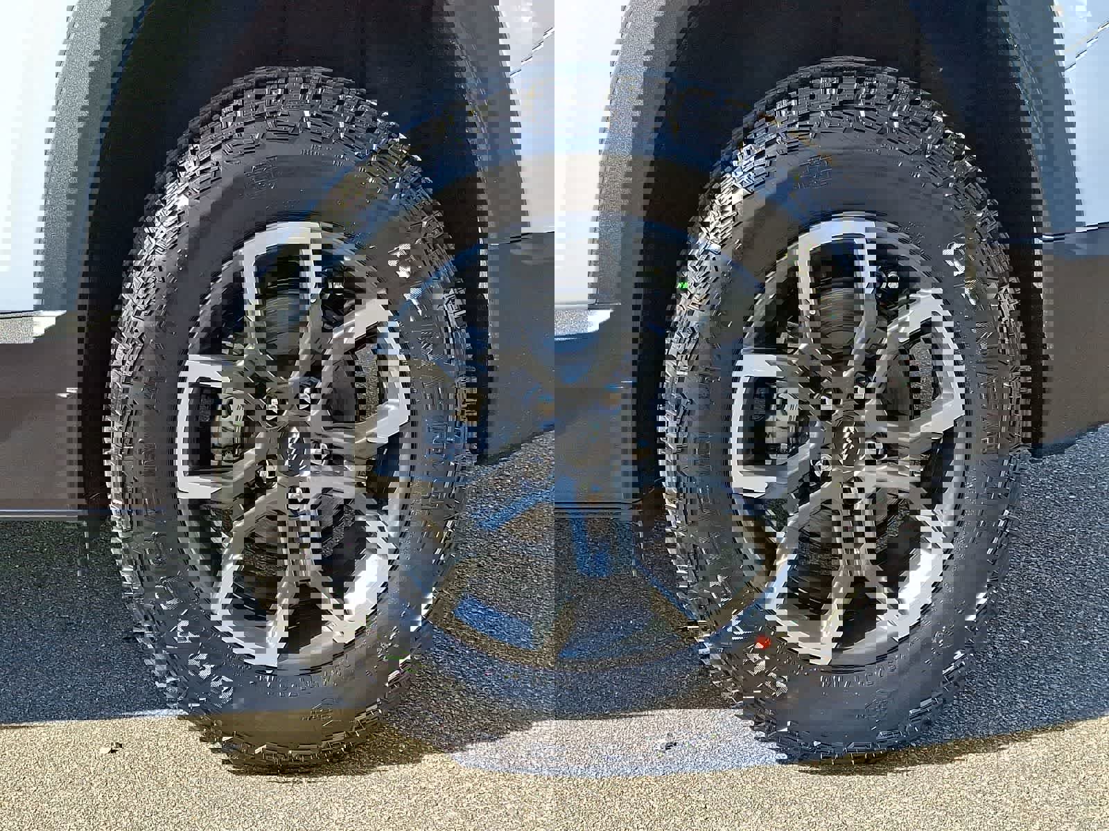 New 2026 Chevrolet Equinox ACTIV w/ Convenience Package III image 7