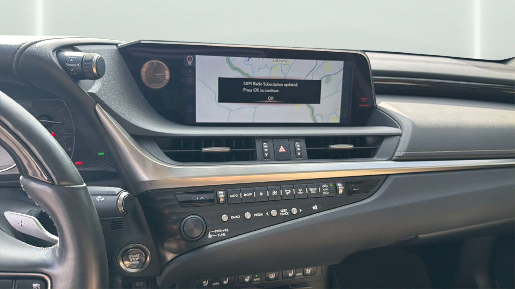 Used 2020 Lexus ES 350 Ultra Luxury w/ Accessory Package 2 FWD image 15