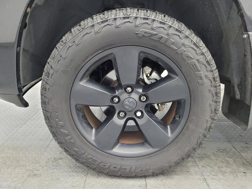 Used 2016 RAM 1500 Express w/ Black Ram 1500 Express Group AWD/4WD image 31