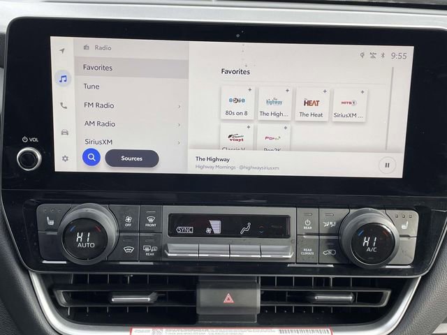 Used 2025 Toyota Grand Highlander AWD image 23