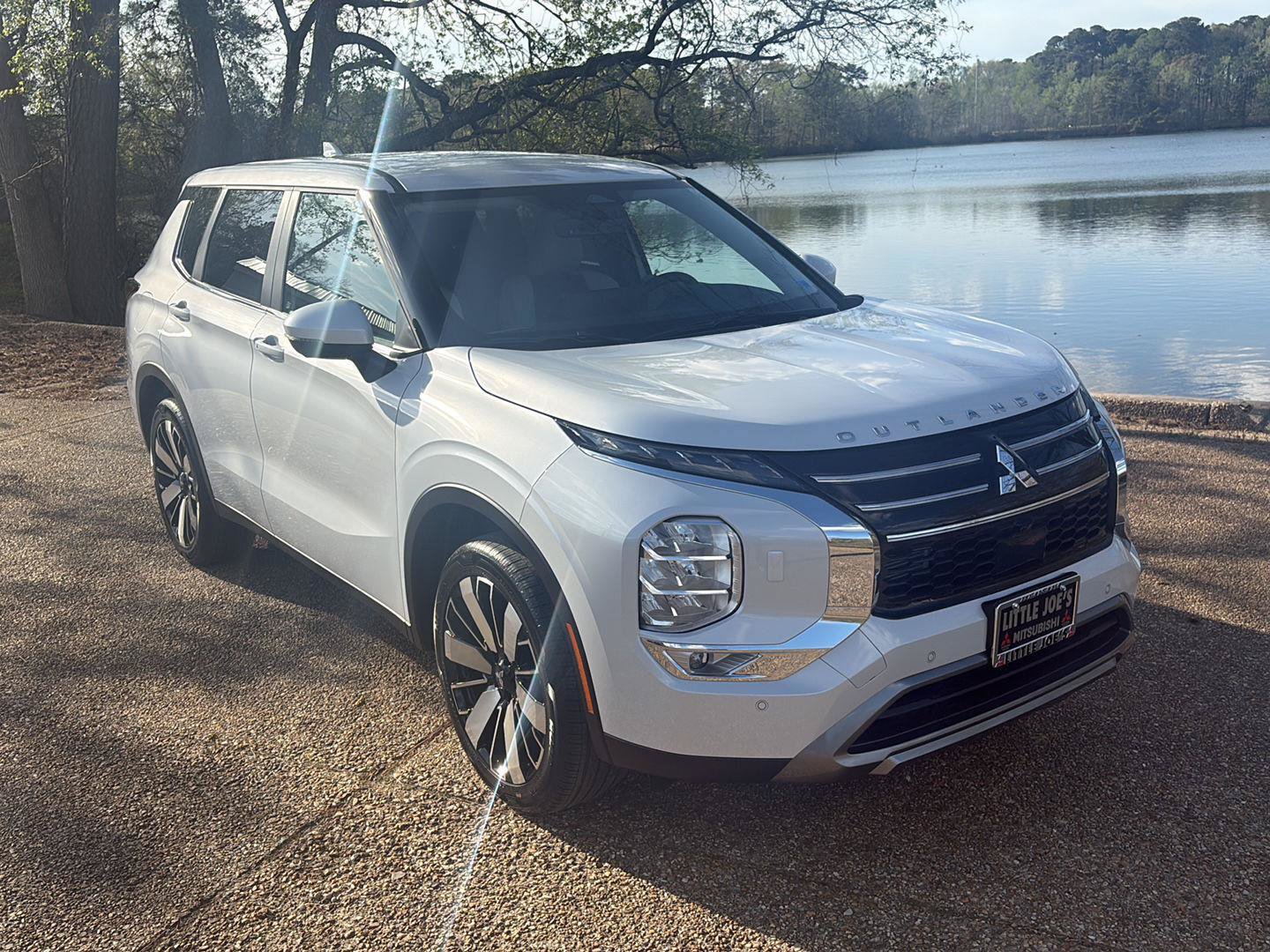 New 2026 Mitsubishi Outlander SE AWD/4WD image 2