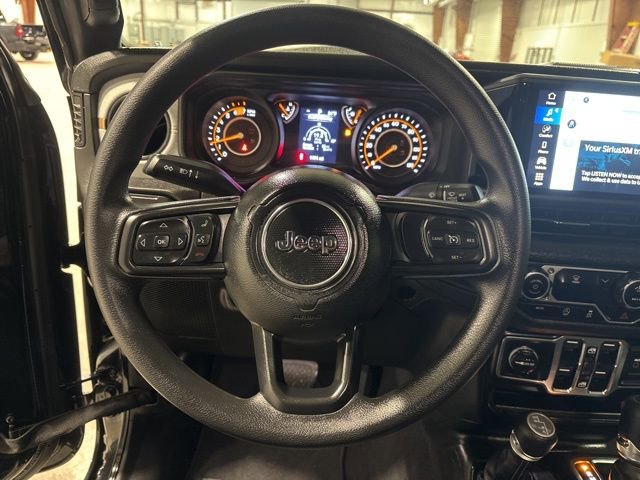 Used 2025 Jeep Wrangler Sport image 17