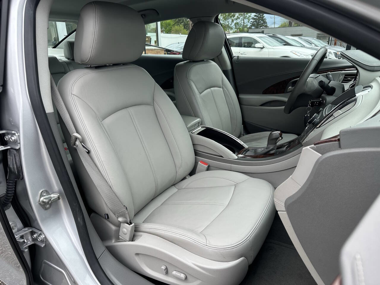 Used 2010 Buick LaCrosse CXL FWD image 32