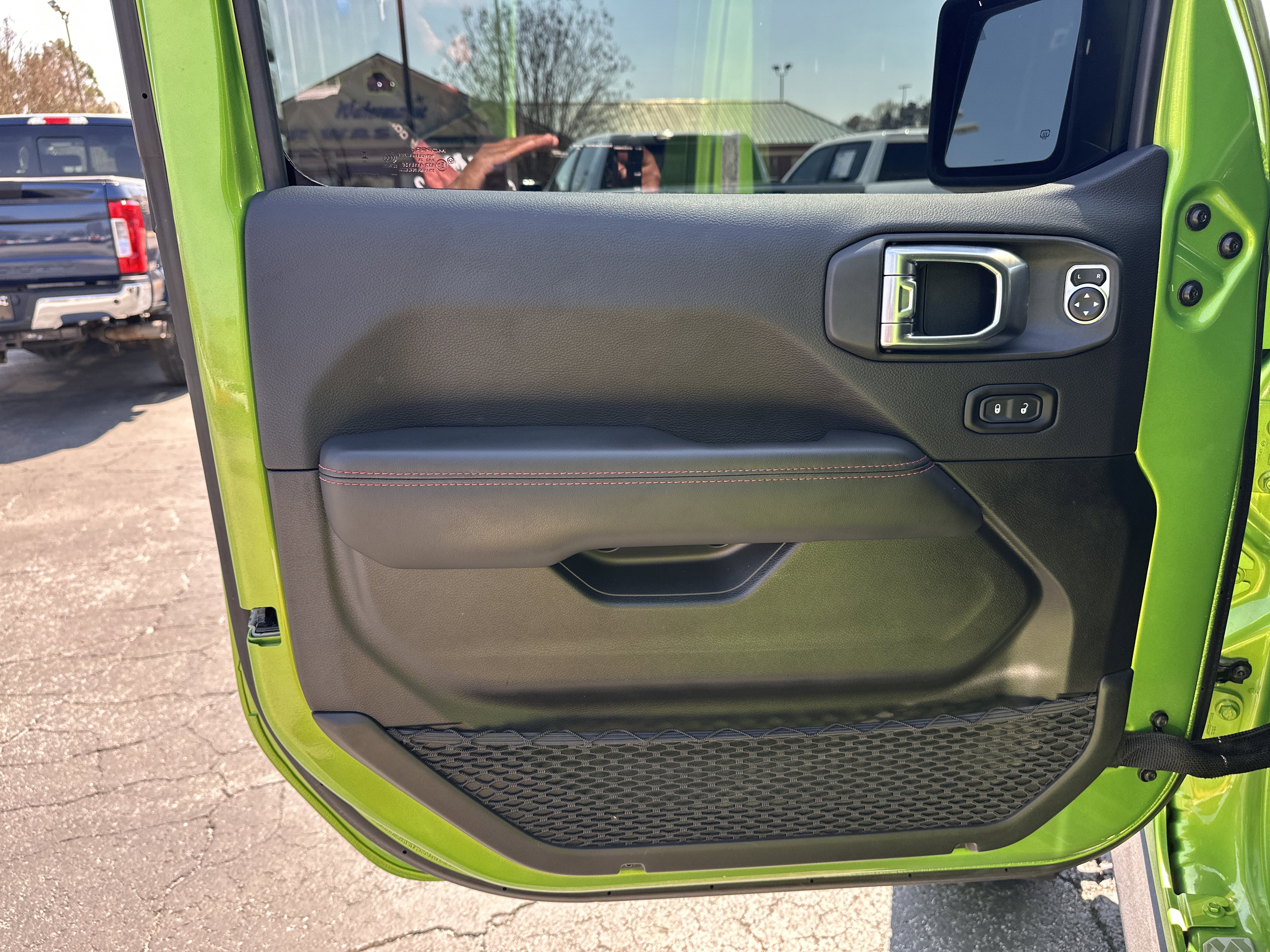 Used 2025 Jeep Gladiator Rubicon image 11