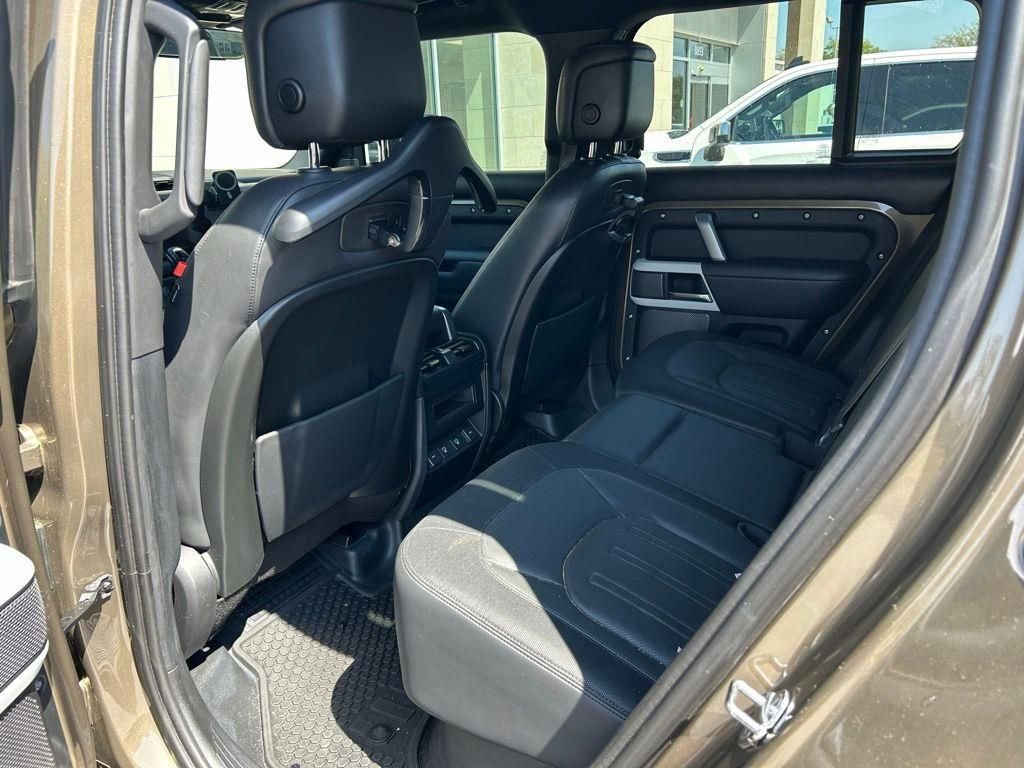 Used 2022 Land Rover Defender 110 X-Dynamic HSE image 10