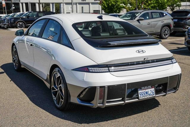 Used 2025 Hyundai Ioniq 6 SEL RWD image 2