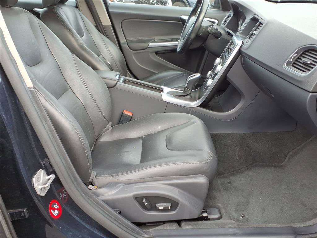 Used 2016 Volvo V60 T5 Premier image 11